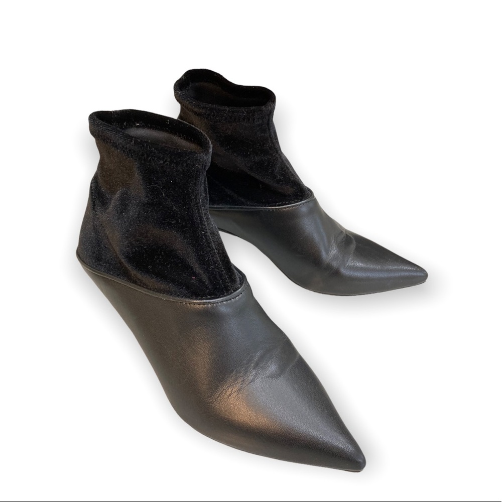 Intentionally Blank Women’s Black Leather Velvet Tizo Booties - Picture 4 of 11